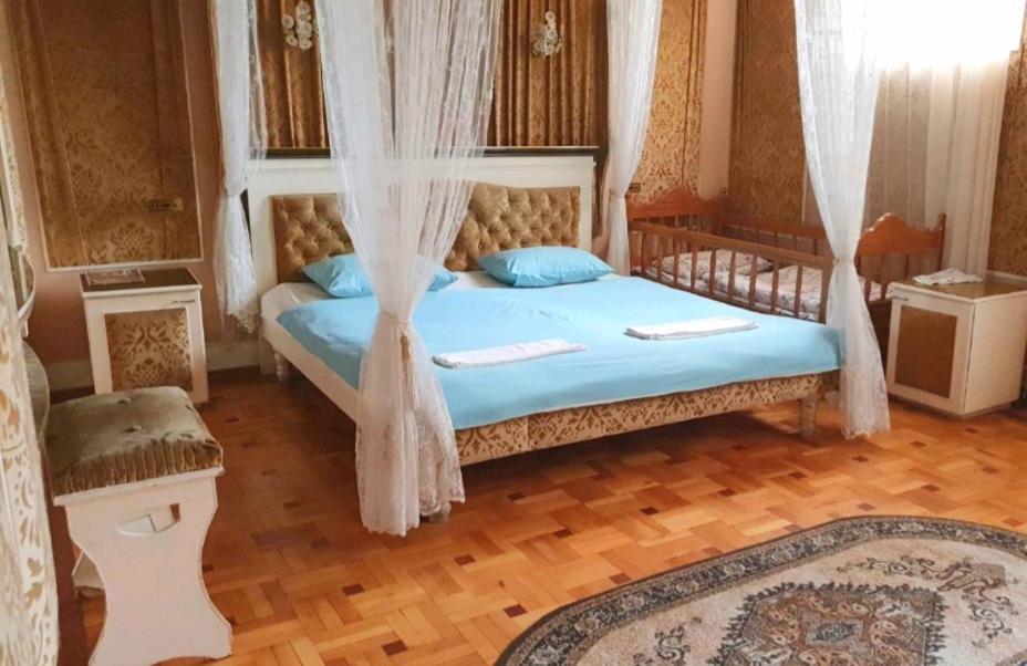 Classic Apartment On Kievyan エレバン エクステリア 写真