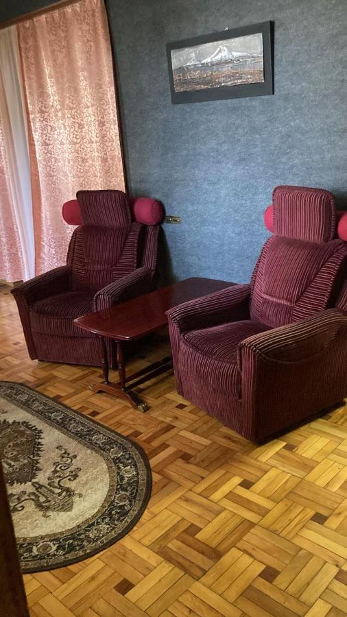 Classic Apartment On Kievyan エレバン エクステリア 写真