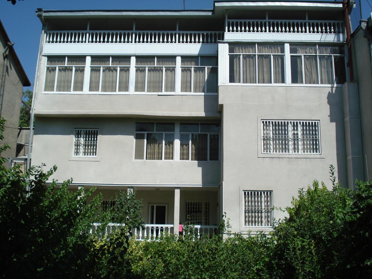 Classic Apartment On Kievyan エレバン エクステリア 写真